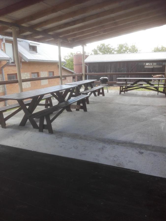 Stadnina Koni Tarka Zwierzyniec Exterior foto
